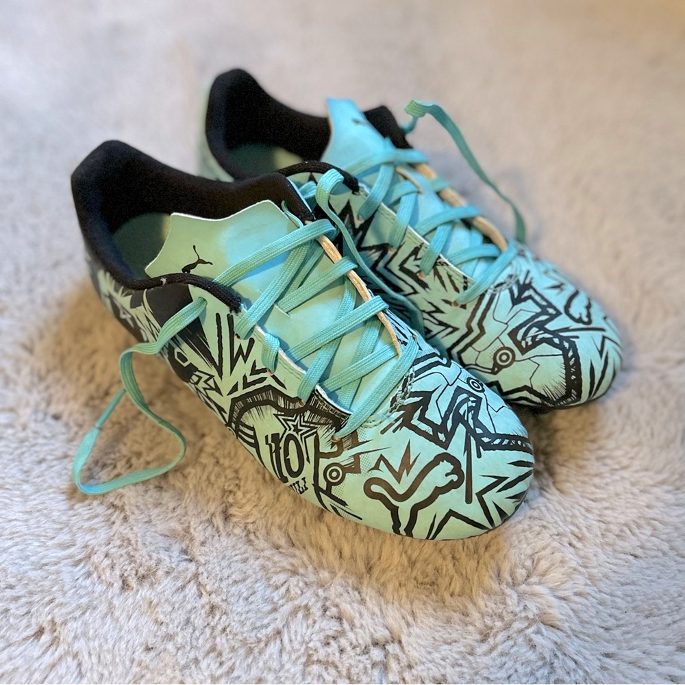 Puma Youth Soccer Cleats Size 3.5